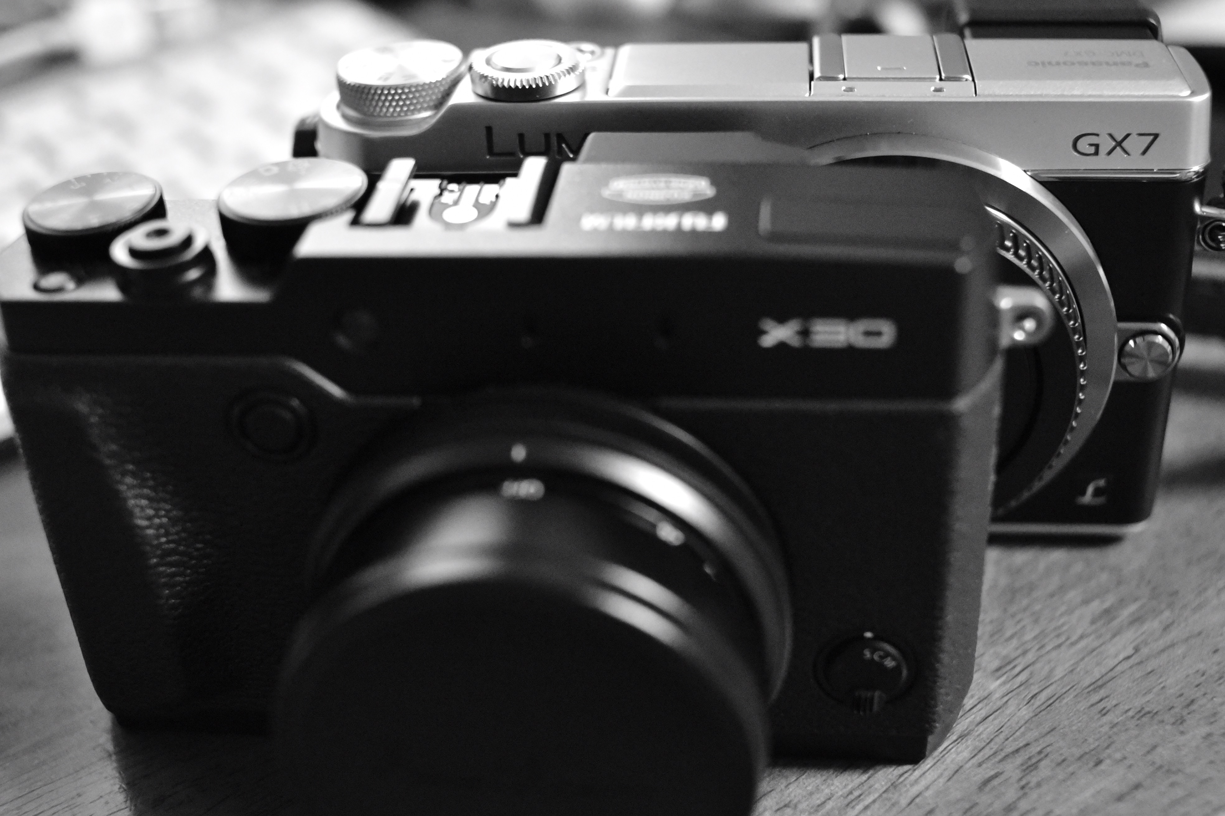 Panasonic GX7のシルバーに思わず一目惚れ。