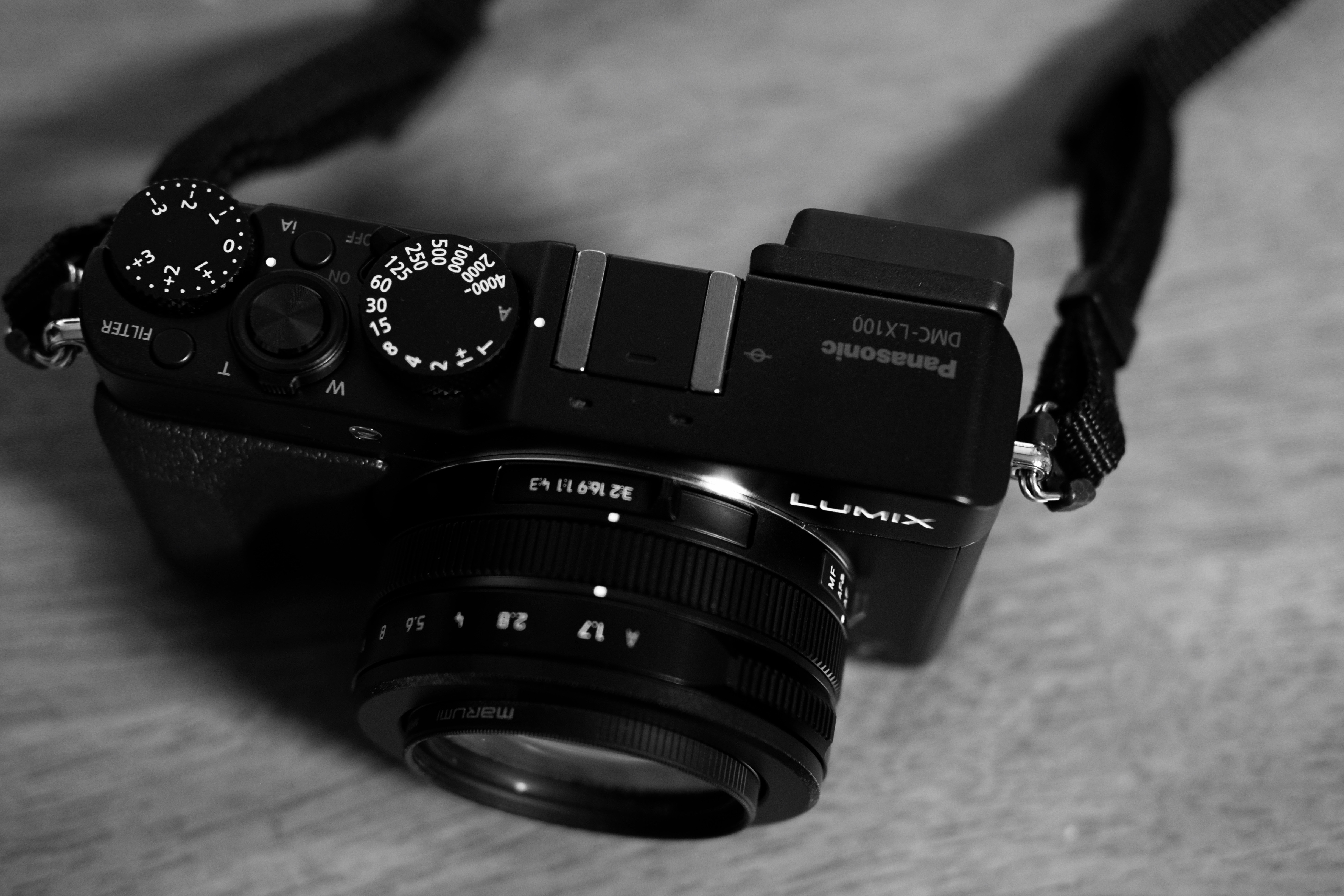 Panasonic LUMIX DMC-LX100…標準ズームレンズの代わりに使う。